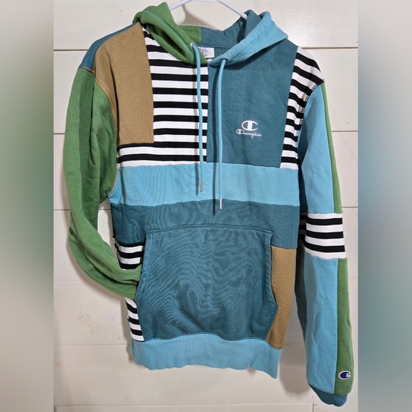 Champion Green and Black Hoodie Modern Color-Block Design - Picture 1 of 7